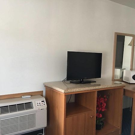 Beaverton Budget Inn Экстерьер фото