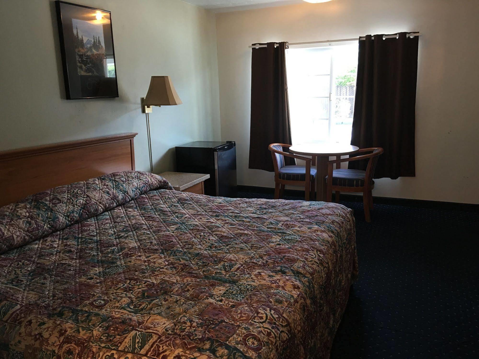 Beaverton Budget Inn Экстерьер фото