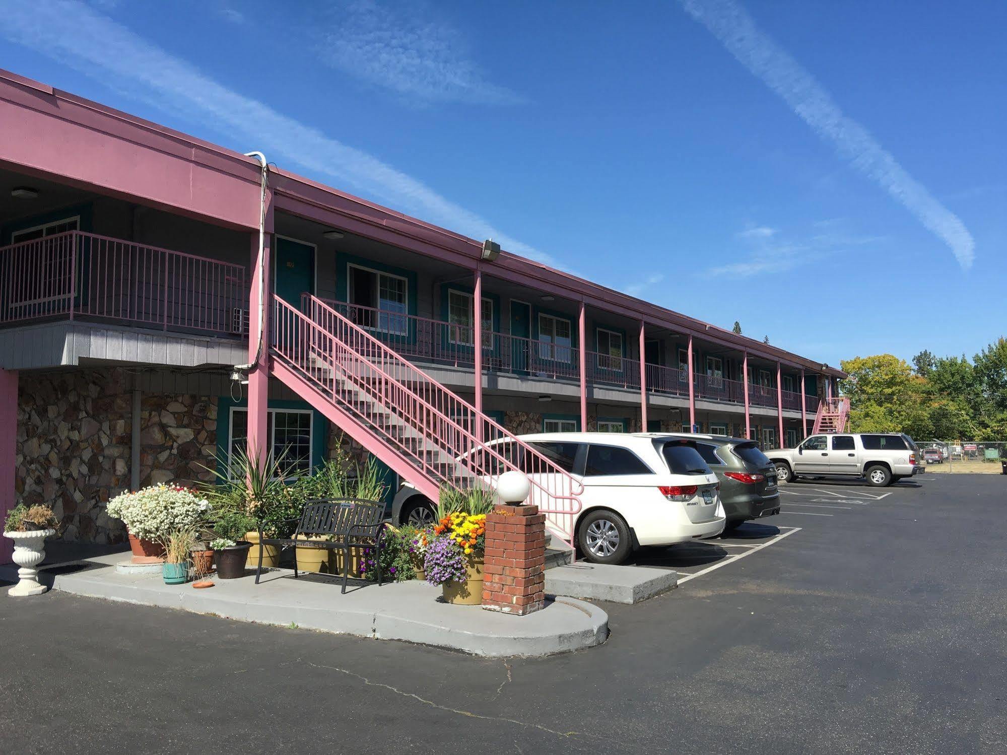 Beaverton Budget Inn Экстерьер фото